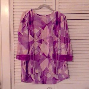 Alfani hi-low hem top.  Tag cut out